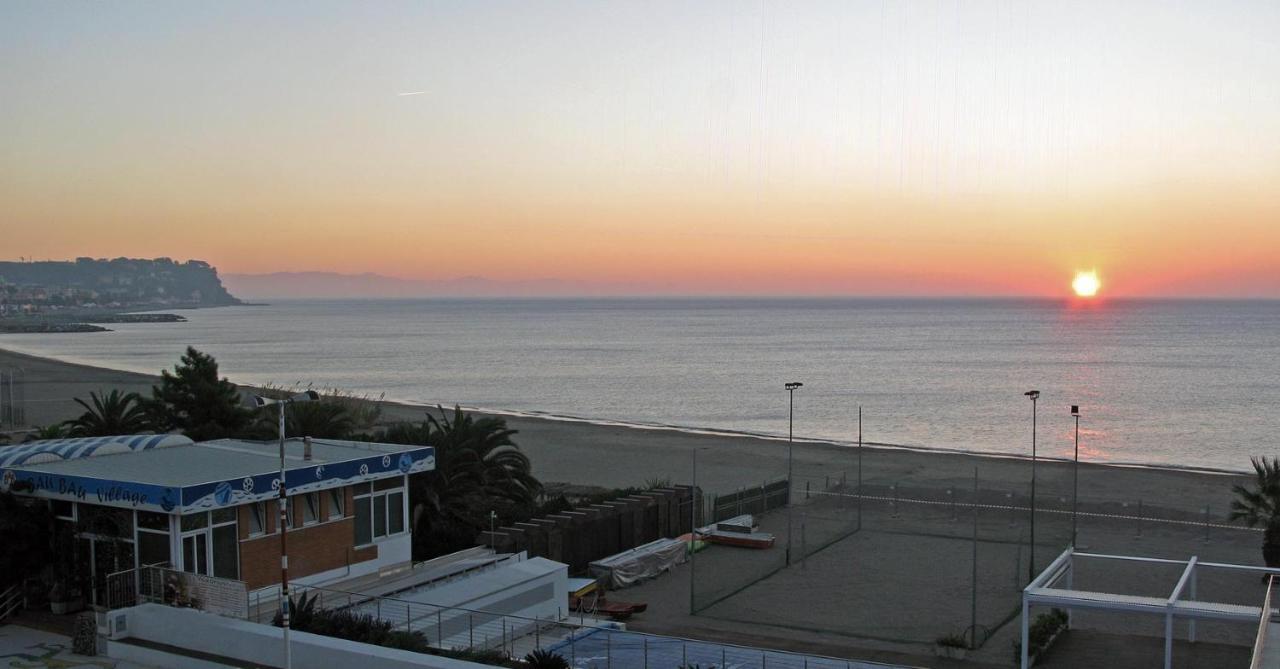 Apartament House By The Sea Albissola Marina Zewnętrze zdjęcie